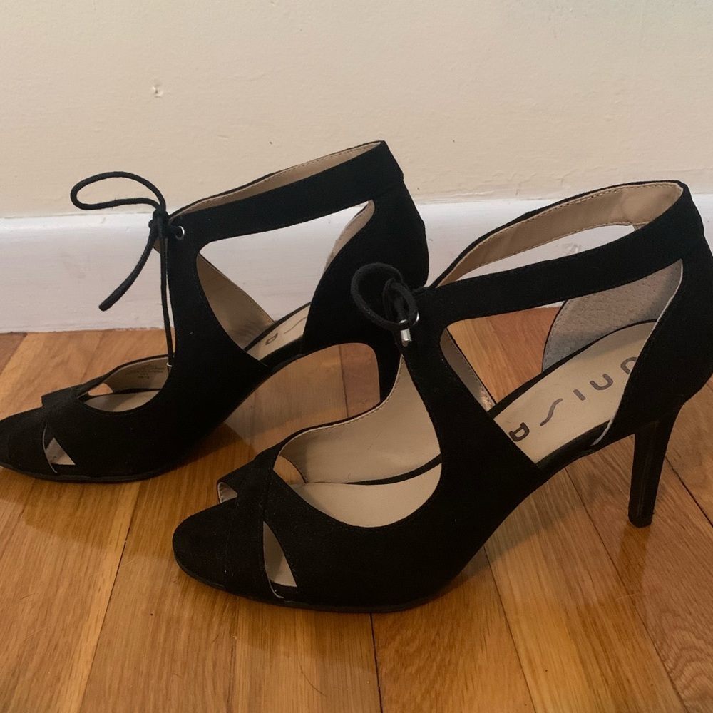 Unisa black heels